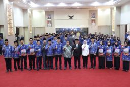Gubernur Andra Soni pada 9.709 PPPK ingatkan untuk jadi pelayan publik