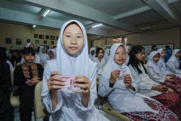 Terbitkan 52.010 Kartu Identitas Anak, Pemkot Bandung cetak rekor MURI