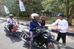 Pemkab Bangkalan bagikan 1.000 bendera meriahkan Kemerdekaan RI
