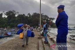 Polres Cianjur siagakan petugas gabungan gelar patroli pantai