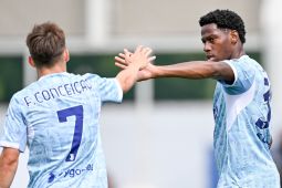 Juventus vs A.C. Reggiana 1919 pada pramusim bermain imbang 2-2