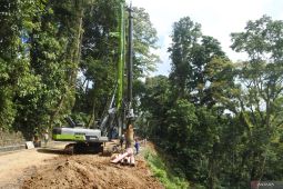 Perbaikan jalan nasional Gunung Gumitir