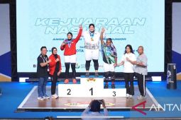 Jambi juara dua  kejurnas angkat besi di Bandung