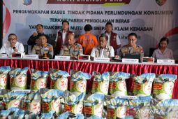 Polda Jatim amankan satu pelaku pengoplos beras premium di Sidoarjo