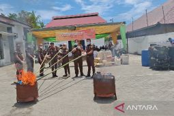 Kejari Tanjungbalai musnahkan barang bukti 71 perkara berkekuatan hukum tetap