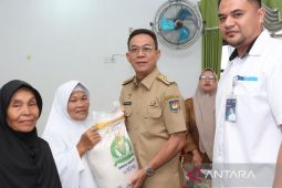 Pemkab Tapanuli Selatan salurkan bantuan beras ke 18.844 KPM