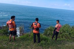 Polres Gunungkidul bawa jasad tanpa kepala di Pantai Gunungkidul ke RS Bhayangkara