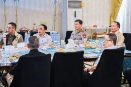 Gubernur gelar konferensi video bersama camat monitoring PSU Pilkada Barut