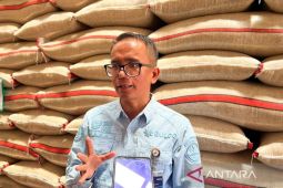 Bulog Cirebon tuntaskan penyaluran bantuan pangan beras 10 kg