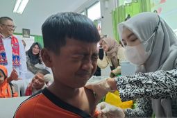 Guru dan orang tua bantu CKG Sekolah