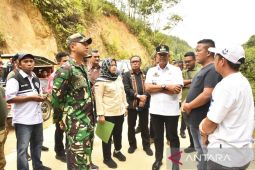 Pemkab Madina dan TNI akan buka akses jalan Siobon-Sopobatu
