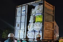 TNI AL gagalkan  penyelundupan enam kontainer