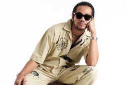 Oslo Ibrahim merilis video musik melengkapi single "Jelek Tapi Lucu"