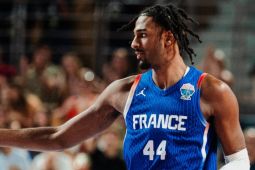 Pebasket Alex Sarr bersinar debut di timnas senior Prancis