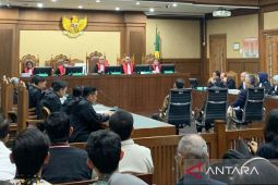 Tiga terdakwa korupsi LPEI didakwa rugikan negara Rp958,38 miliar