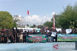 Gelar aksi damai di DPRD Babel, masyarakat Bangka Selatan minta izin HTI PT HLR di cabut