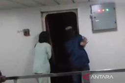 KSOP Samarinda  evakuasi penumpang kapal kandas di muara Mahakam