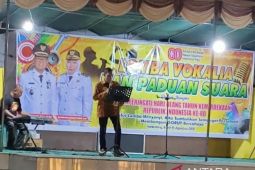 Direktur RSUD Zainal Umar Sidiki jadi peserta lomba nyanyi HUT Kemerdekaan