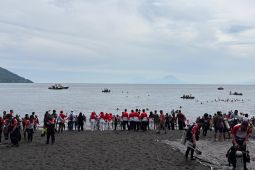 Wanita Selam  dan Pemprov Malut siapkan upacara HUT Ke-80 RI di bawah  laut