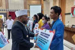 Pemprov Bengkulu salurkan beasiswa untuk 284 putra putri Enggano