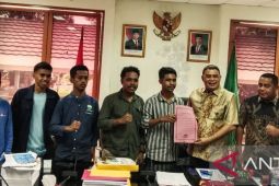 DPRD Maluku mediasi tuntutan peningkatan status jalan lingkar Ambalau