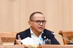 Fraksi Golkar DPR  tekankan pentingnya jaga produksi minyak nasional