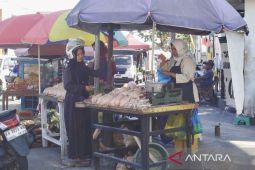 Awal Agustus harga ayam ras di Kobar naik