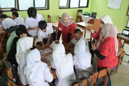 OCBC meningkatkan literasi dan kualitas pendidikan di Cianjur