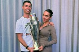 Cristiano Ronaldo akhirnya melamar kekasihnya Georgina