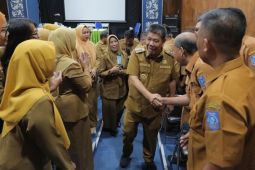 Gubernur Babel menganggarkan Rp500 miliar untuk renovasi SMA/SMK