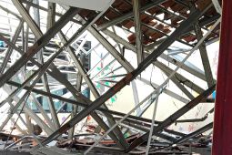 Atap sekolah di Tangerang ambruk, dua orang siswa terluka