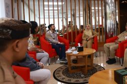 Bupat Ipuk: Nakes dilatih sampaikan informasi kesehatan kepada warga