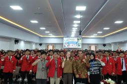 Peneliti Stanford University AS paparkan penelitian di Makassar saat PKKMB Unhas