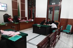 PN Surabaya jatuhkan vonis 2 tahun 8 bulan untuk penggelapan emas 1,4 kilogram