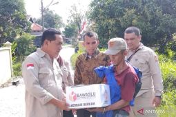 Bawaslu Tanjungbalai berbagi berkah HUT ke Tujuh