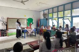 Meninggalkan jejak pengajaran di sepanjang garis batas negeri