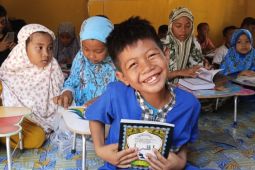 DIB lengkapi fasilitas belajar tujuh TPA di Desa Pelapis