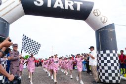 Semarak HUT RI ke-80,  Bupati Malra lepas peserta lomba baris indah pelajar