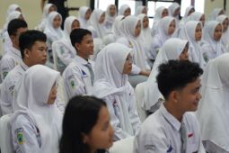 Cetak Generasi Emas, PT Timah berikan beasiswa 108 siswa kurang mampu