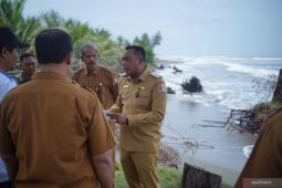 Pemkab Nagan Raya pemetakan dampak abrasi pantai wisata,