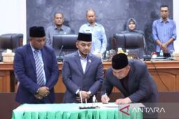 Seluruh fraksi DPRK Nagan Raya terima LKPJ APBK 2024 Rp1,18 Triliun