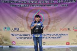 Bupati Gumas motivasi siswa agar semangat menuntut ilmu