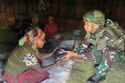 Satgas Yonif 521/DY perkuat komunikasi warga Bolakme Jayawijaya