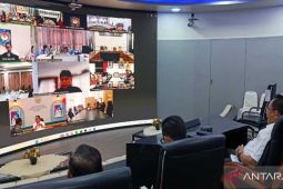 Gubernur Gorontalo minta pemkab/pemkot tidak naikkan pajak-retribusi