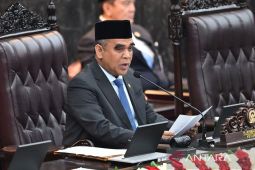 Ketua MPR lantunkan pantun tentang Danantara dan makan gratis