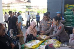 Polda Papua Barat sediakan 16 ton beras SPHP lewat gerakan pangan murah