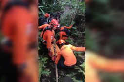 Tim SAR evakuasi pendaki jatuh ke jurang di Gunung Klabat