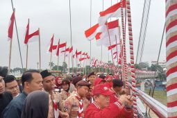 Jambi pecahkan  rekor MURI pengibaran bendera Merah Putih