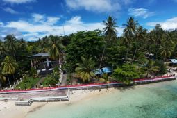 Bendera Merah Putih sepanjang 80 meter dikibarkan di Pulau Mansinam