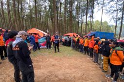 SAR gabungan Siaga Merah Putih kawal 1.942 pendaki upacara HUT RI di Gunung Bawakaraeng